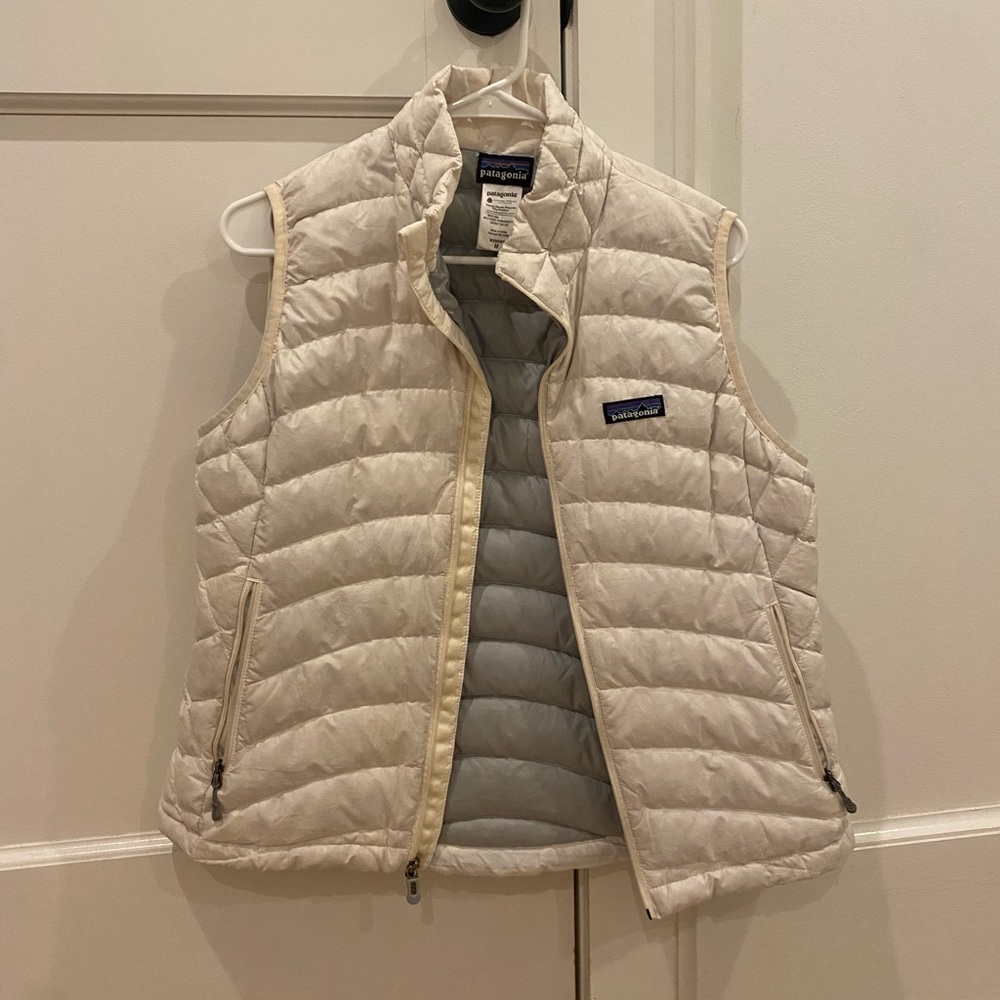 Crème Patagonia vest! Size medium!